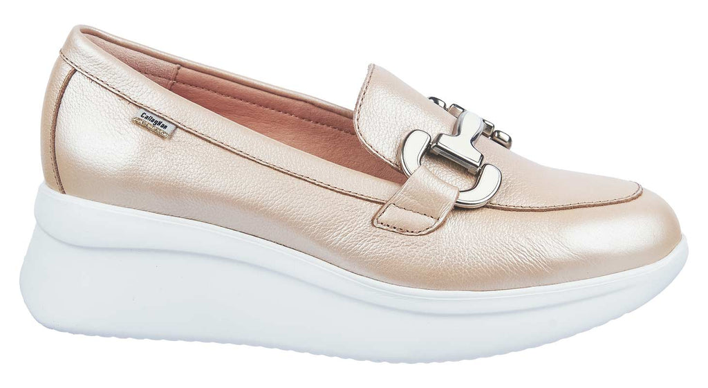 beige patent leather wedge shoes with buckle from Callaghan shoes Spain