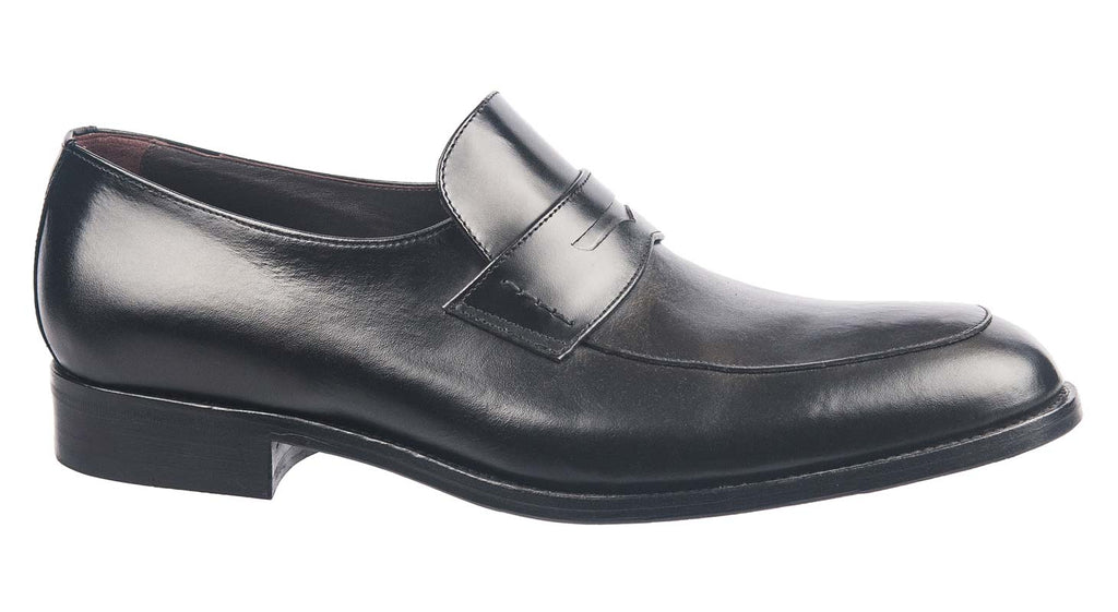Men's black leather slip on loafers by Calce
