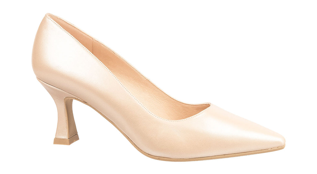 Lodi court shoes in nude leather