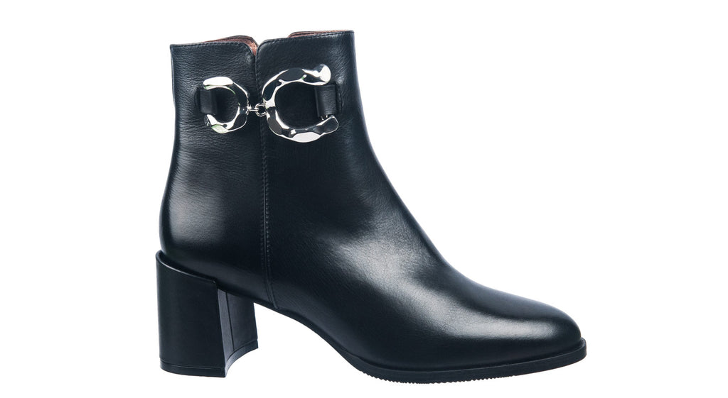 Eva Luna Women's black leather heeled boots