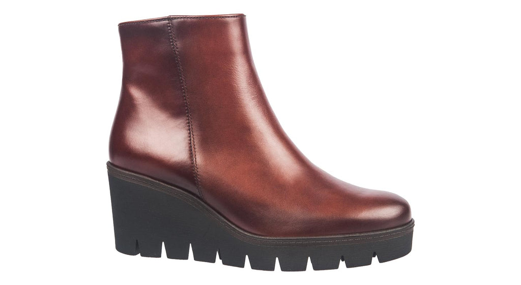 Gabor wedge boots in tan leather