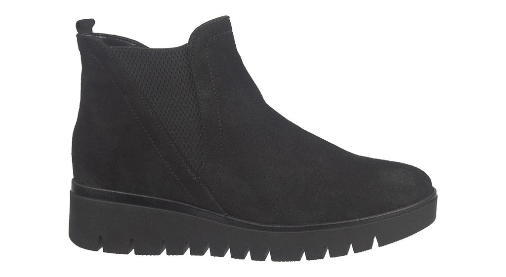 Gabor flat boots in black suede