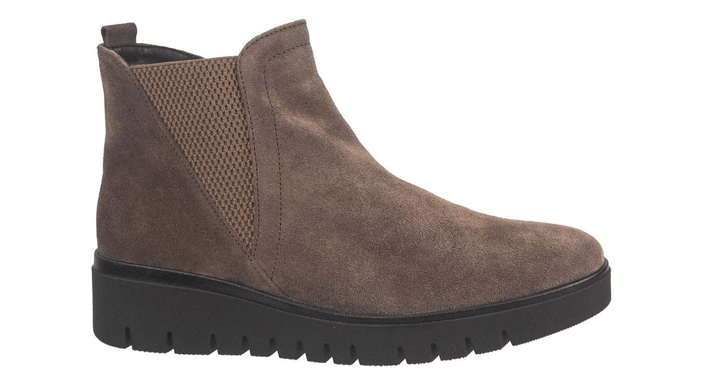 Gabor flat boots in taupe suede