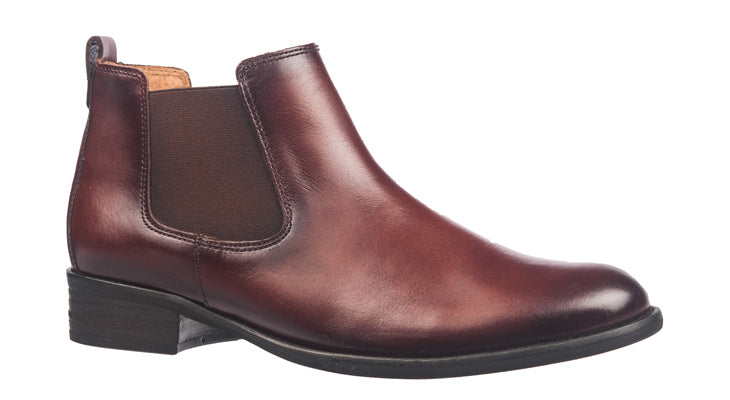 Tan leather Chelsea boots with a low heel