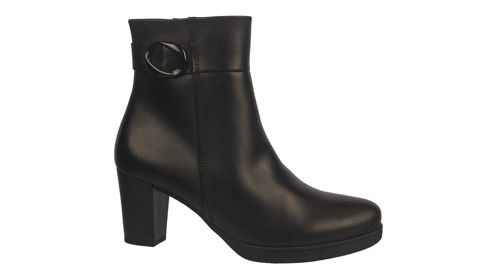 Gabor heeled ladies boots in black leather