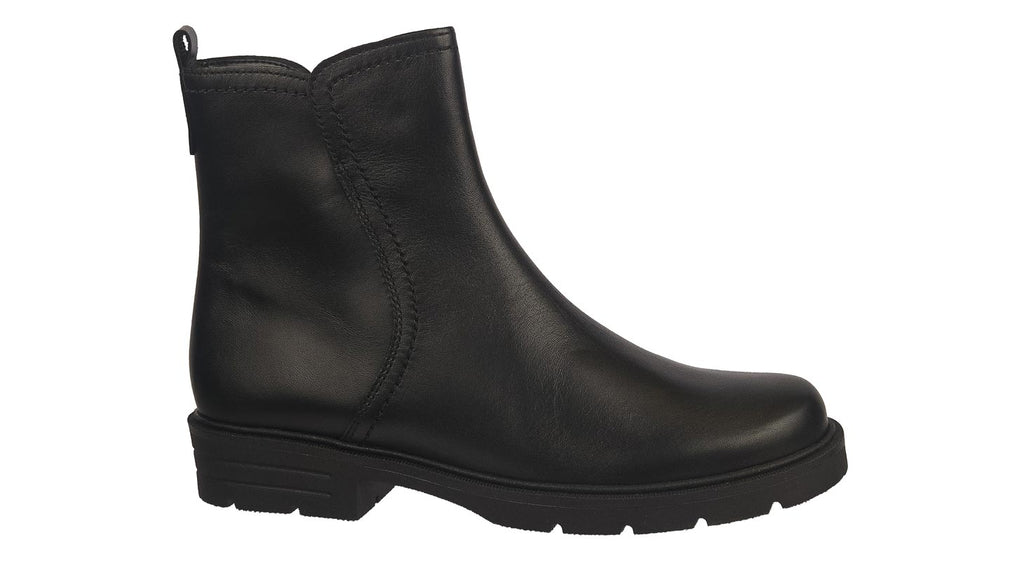 Gabor boots in black leather