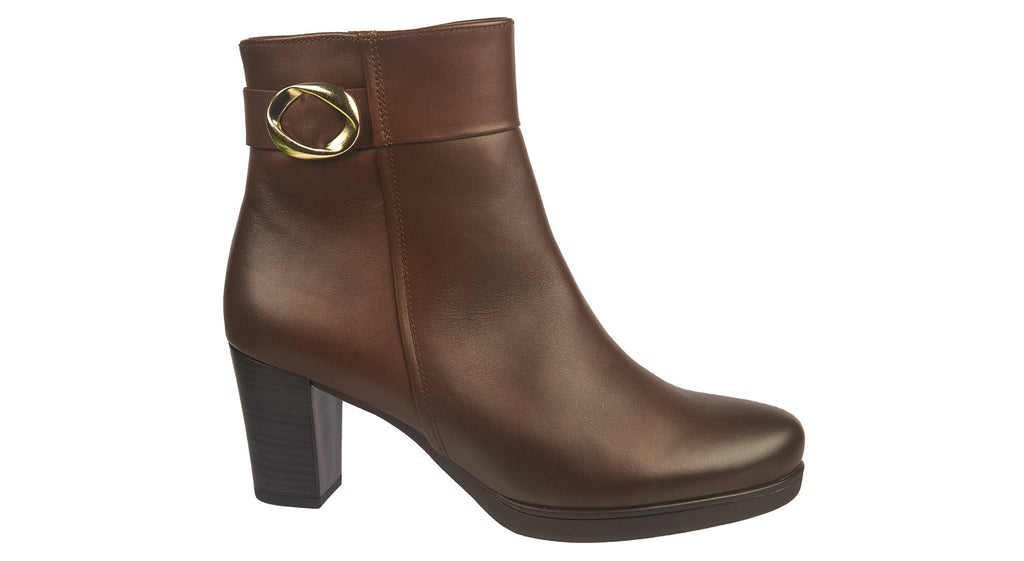 Gabor ladies heeled boots boots in tan 