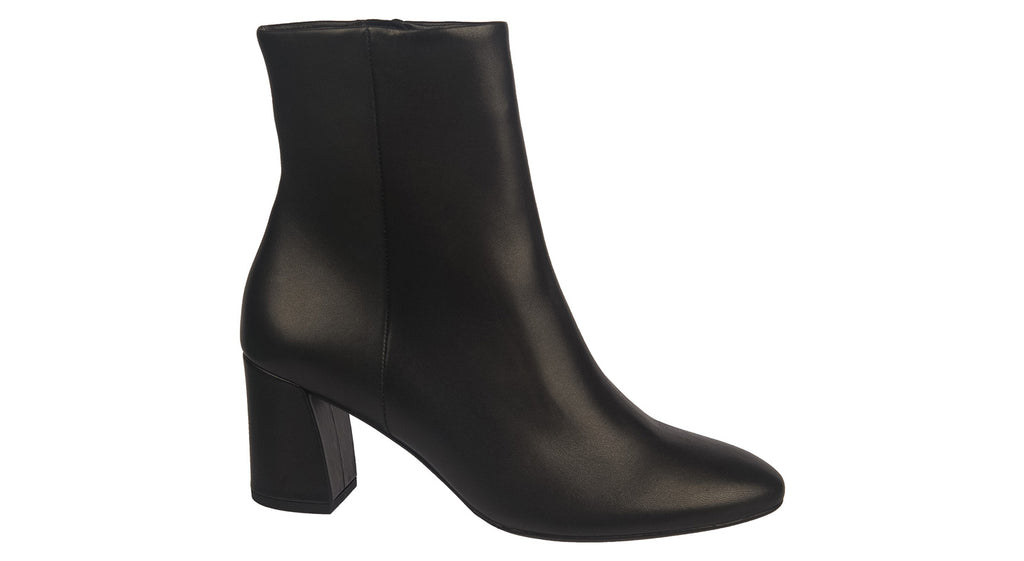 Hogl heeled ankle boots in black soft leather