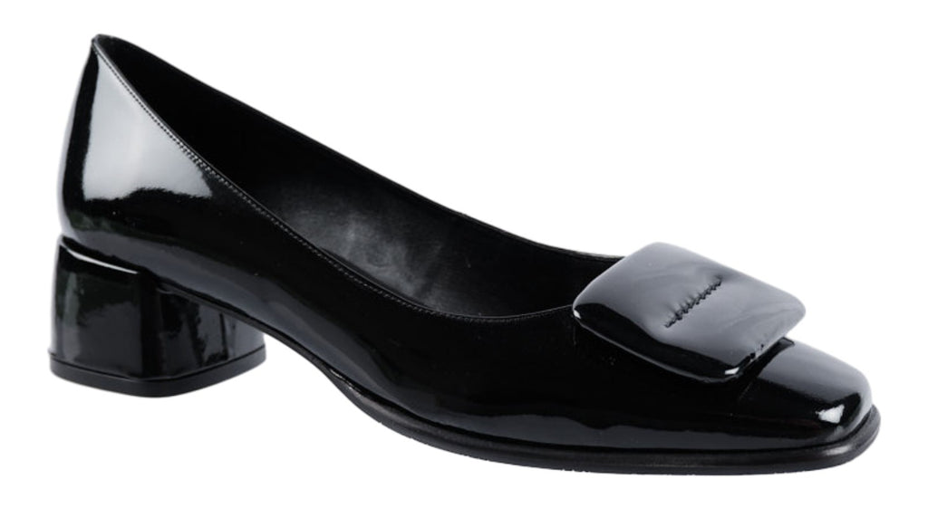 Black soft patent leather court with patent trim. 35mm heel