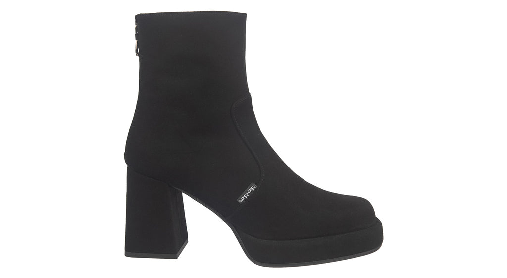 Marco Moreo heeled boots in black suede with zip at the back