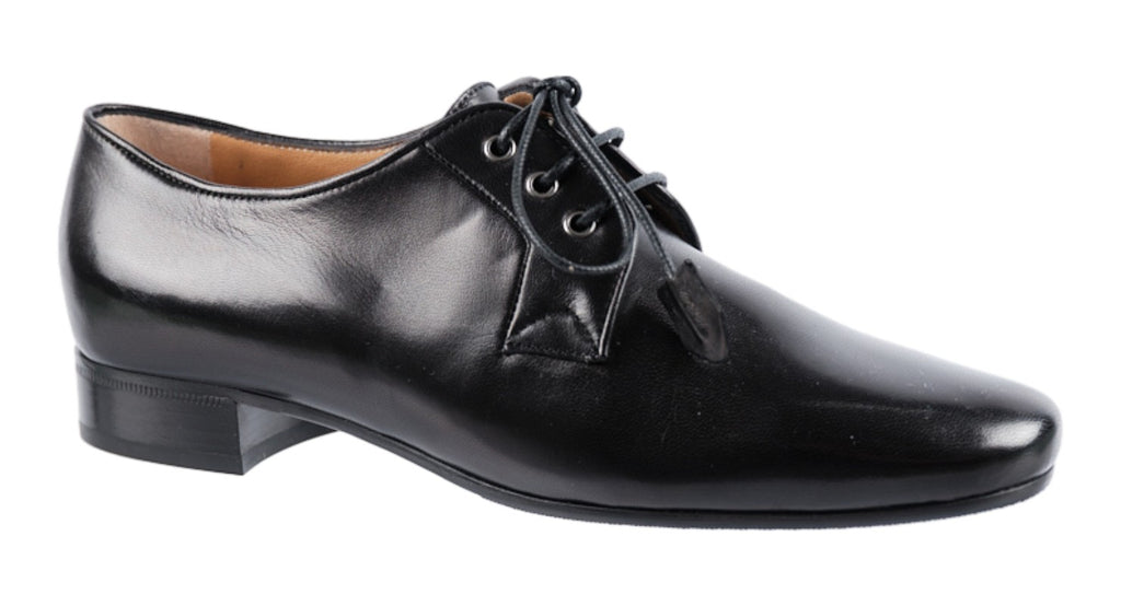 Black soft leather laced shoe with 20mm heel