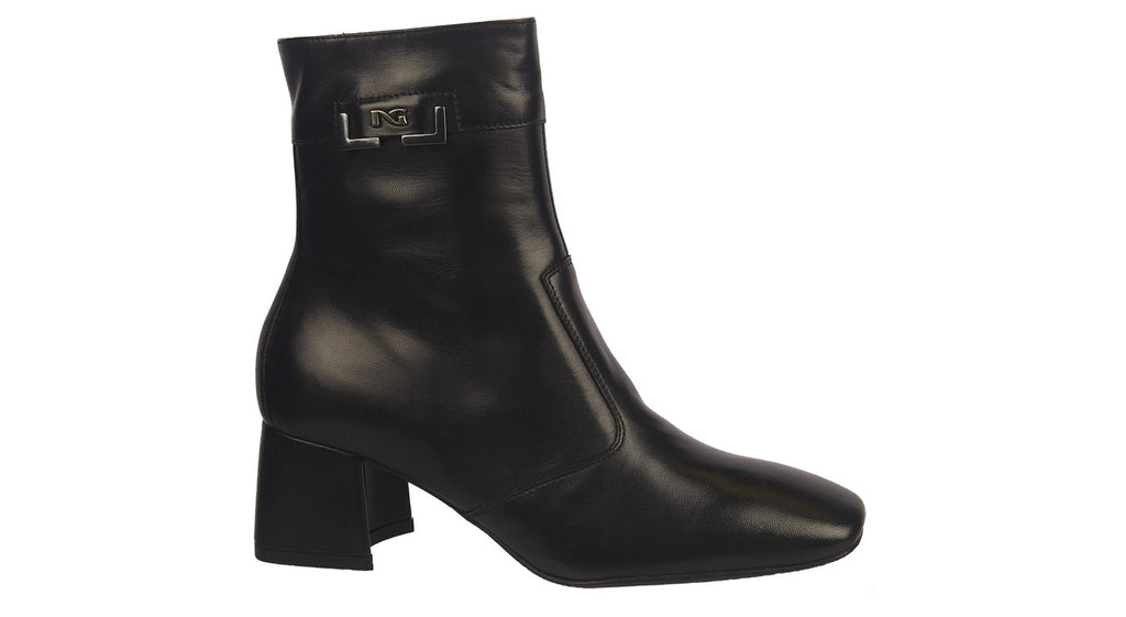 NeroGiardini women's heeled black leather boots