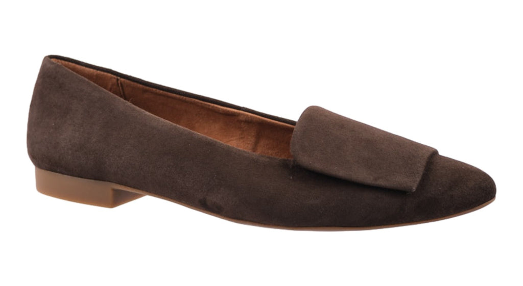 Brown suede flat shoe