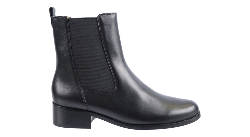 Black leather Chelsea boot with 35mm heel