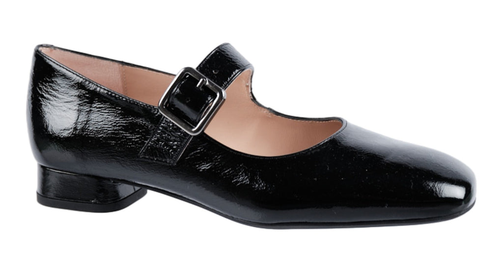 Mary Jane shoe in black patent leather