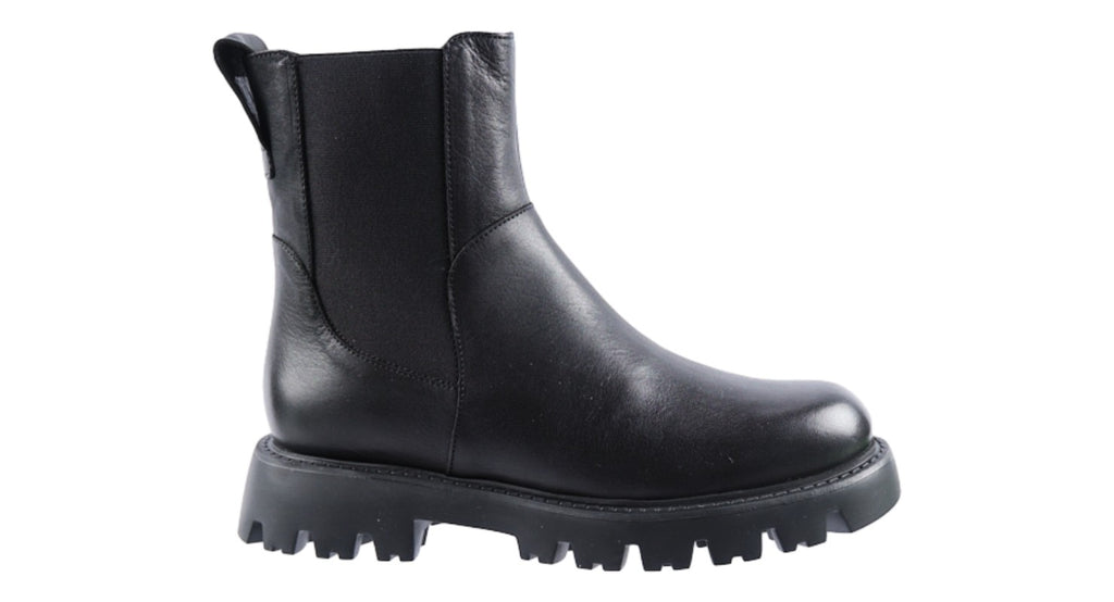 ladies chelsea boots in black leather