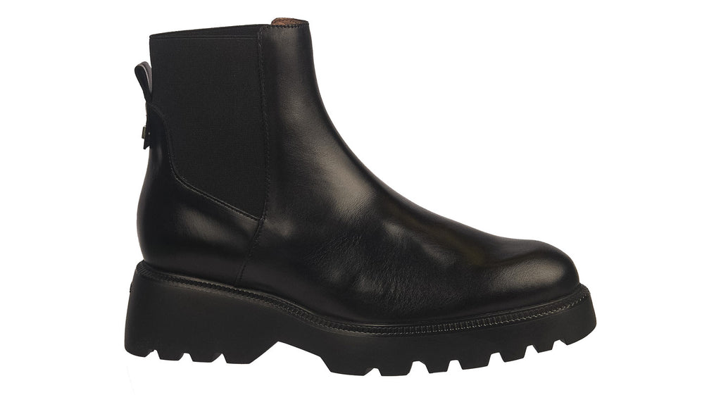 Wonders flat boots in black leather