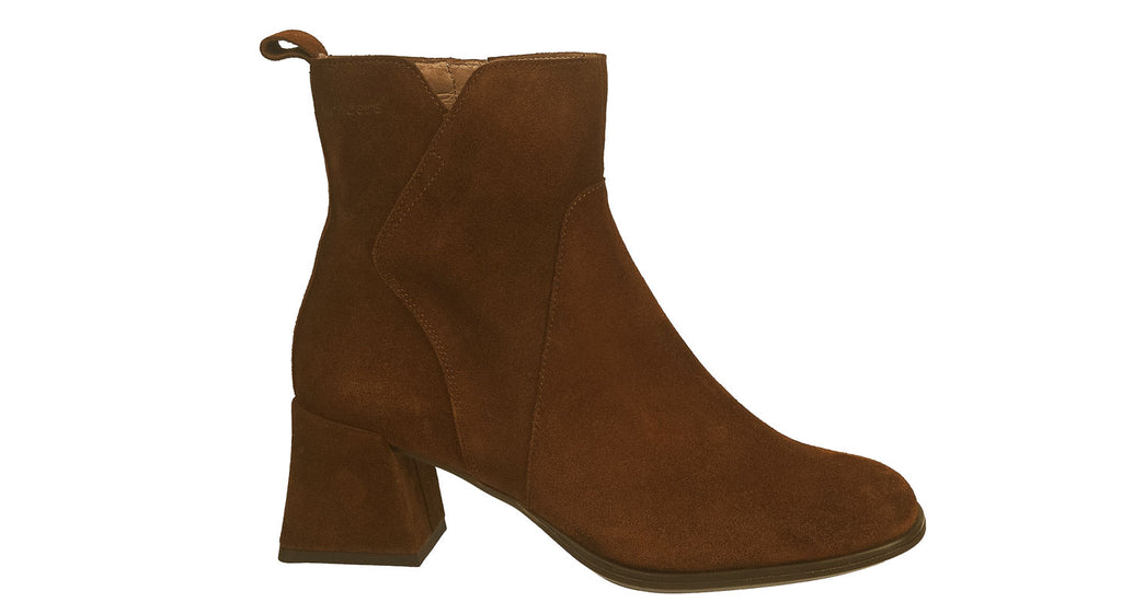 Wonders heeled boots in tan suede