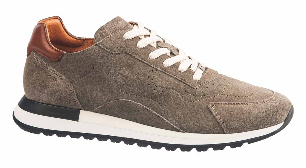 Ambitious men's trainers in beige suede