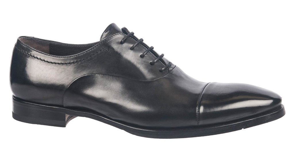 Mens Italian dress shoes from Calpierre in black leather