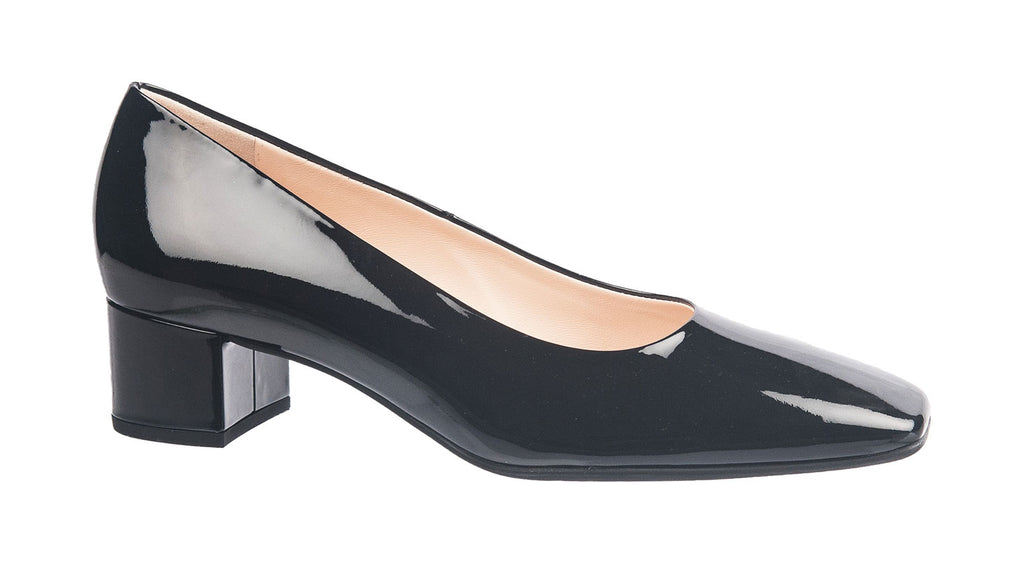 Hogl court shoes in black patent leater