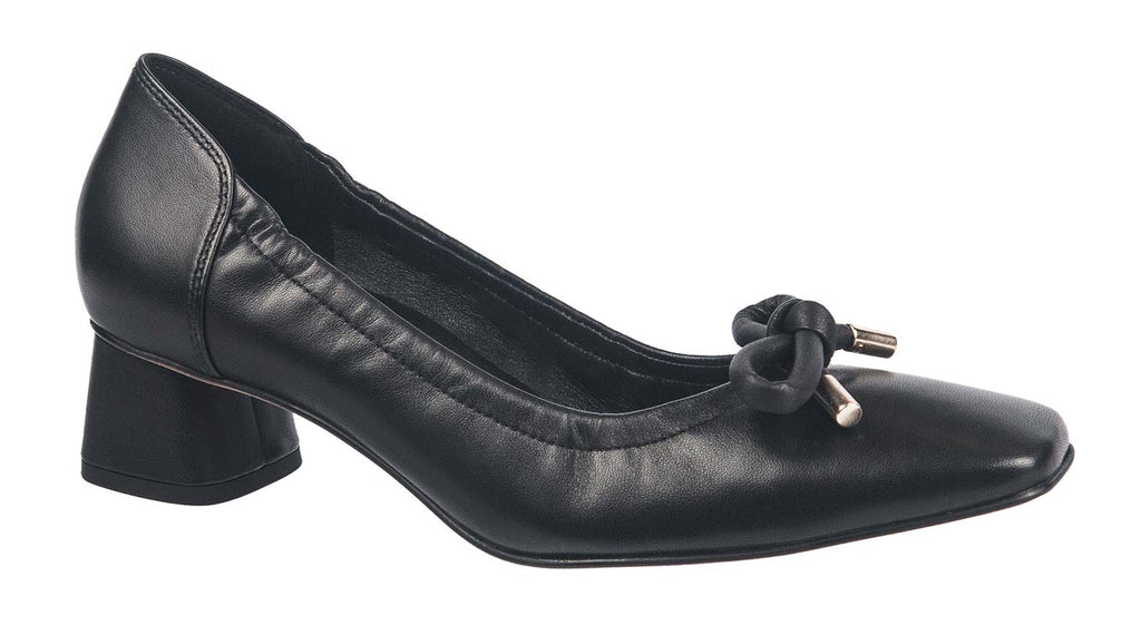 Hogl court shoes in black leather with heel
