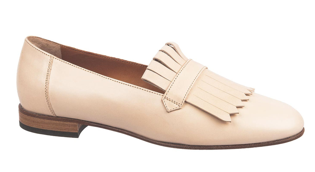 Maretto Women's Italian Loafer shoes in cream soft leather with front tassel detail