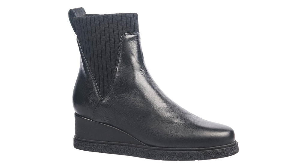 Unisa Jualo boots in black leather