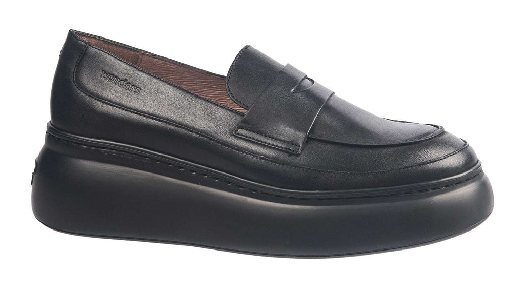 Wonders black leather loafers