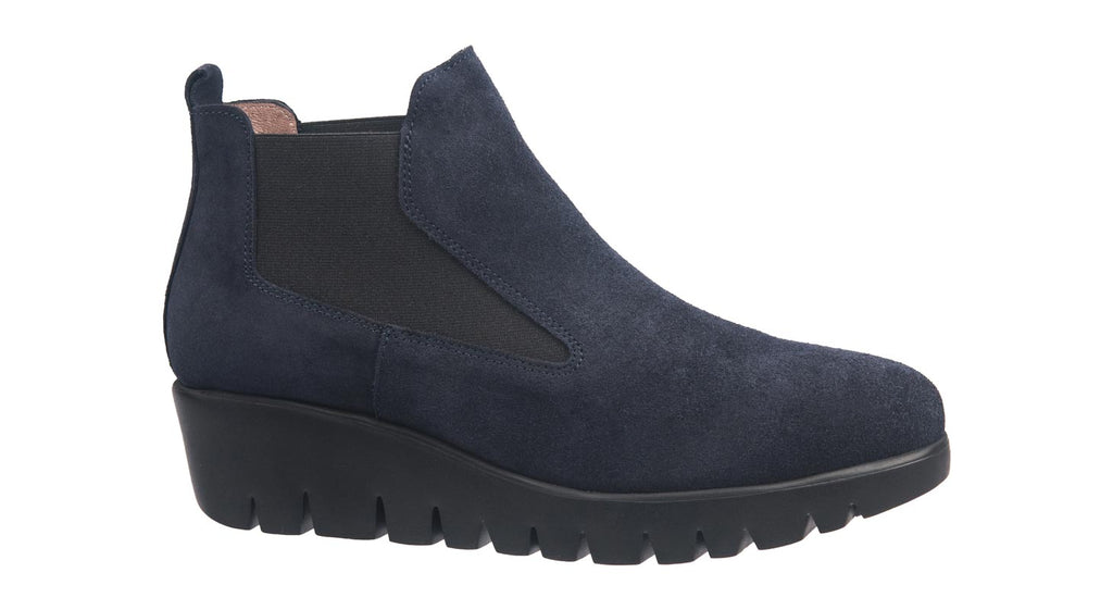 Wonders Ankle Boots. C33251 in navy suede. 